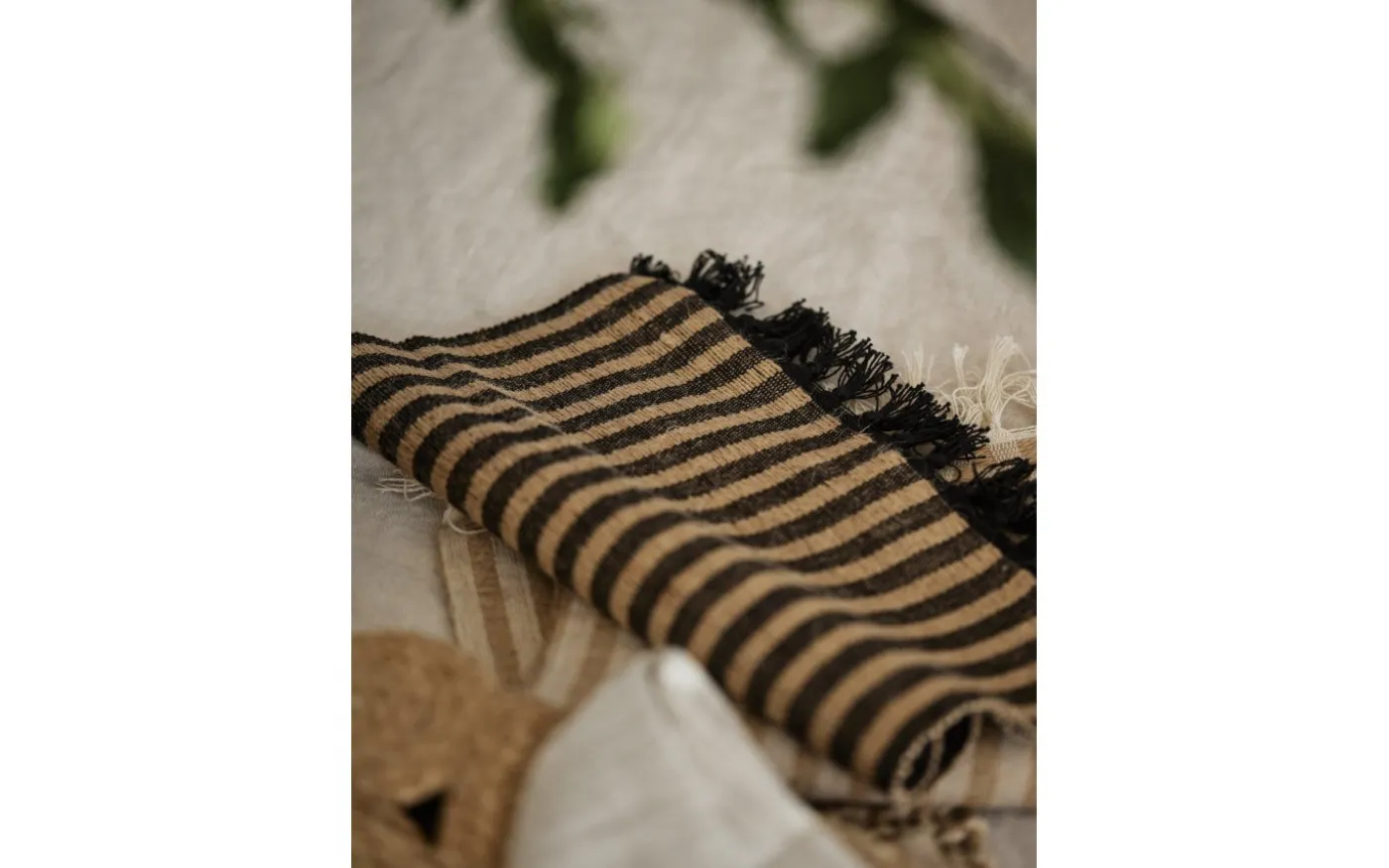 Adam Tablett 4P Svart 33x45cm