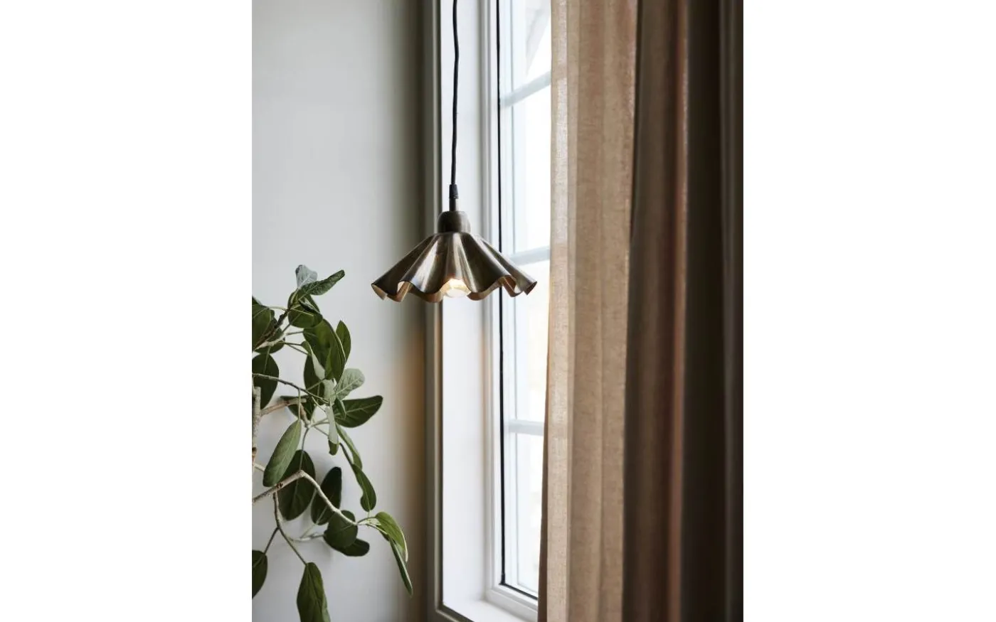 Aira Fönsterlampa 25cm Oljad Mässing