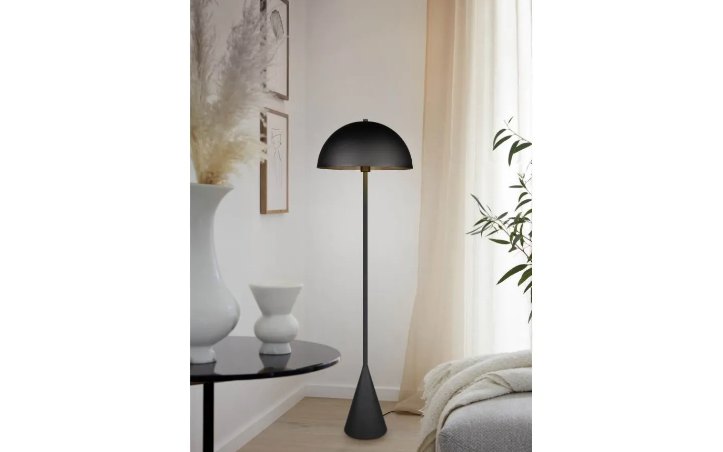 Trio Lighting Alfie Golvlampa E27 mattsvart* Golvlampor