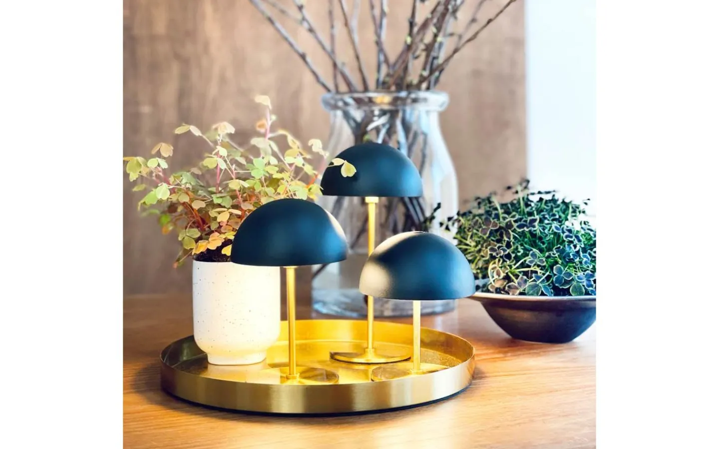 Dyberg Larsen Along Uppladdningsbar Bordslampa 12/20cm 3 styck + Bricka Svart/Mässing* Uppladdningsbara Lampor Inomhus