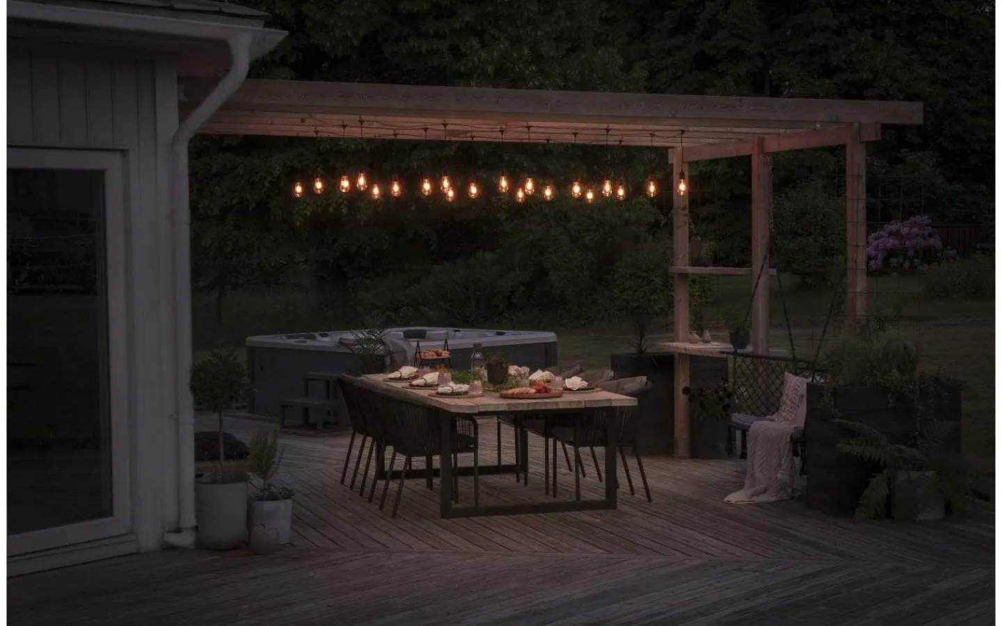 Konstsmide Amodia Ljusslinga EXTRA 9,15m 10L Lyktlampor Svart/Amber IP44* Partyslingor Utomhus 230V|Partyslingor Utomhus 230V