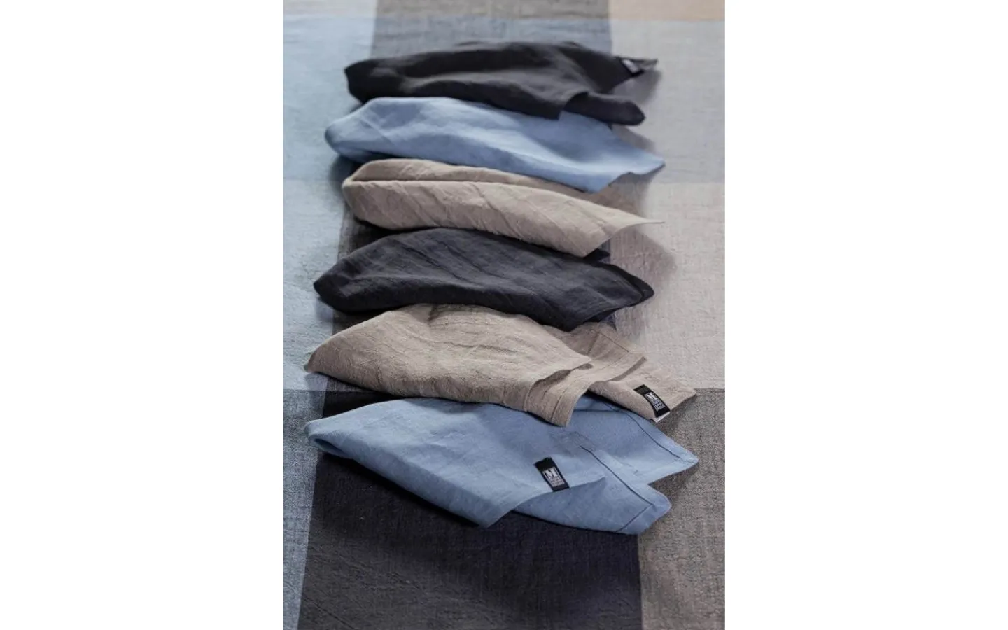 Markslojd Astrid Linneduk Blå 150x240 cm* Bordsdukar