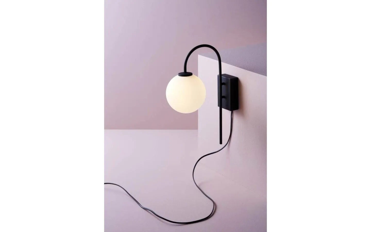 Vardagsrum|Hall & Trappa<Herstal Ballon Vägglampa Svart