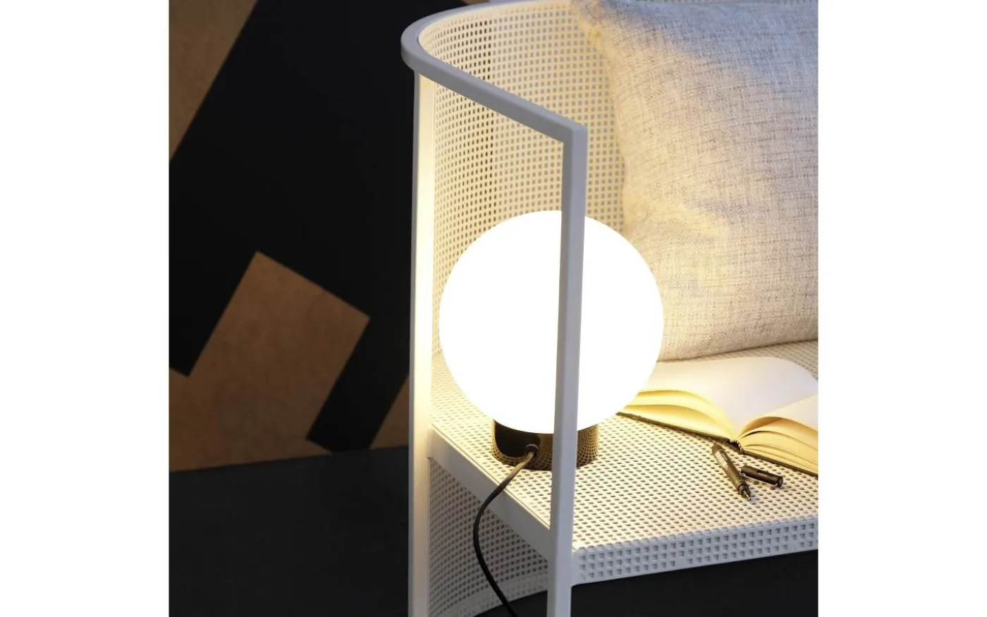 Barcelona Bordslampa 22,5cm Opal/Svart