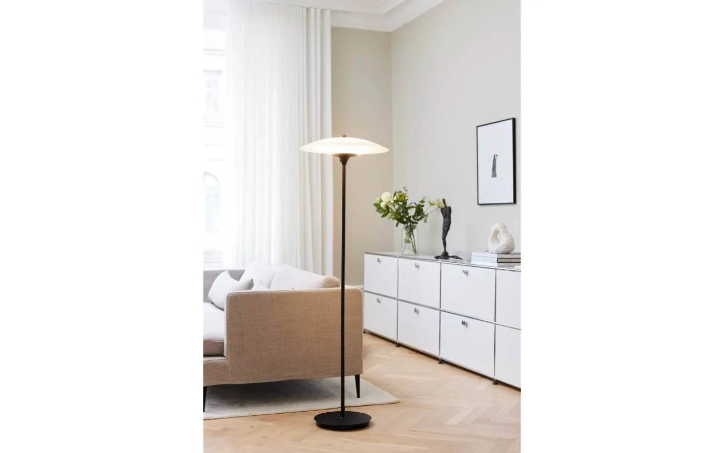 Halo Design Baroni Golvlampa 150cm Svart/Opal* Golvlampor