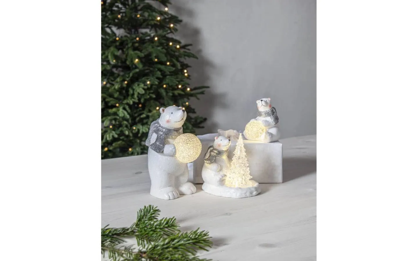 Batteri Julpynt Inomhus<Star Trading Batteridriven Juldekoration Sittandes Isbjörn med Snöboll Vit