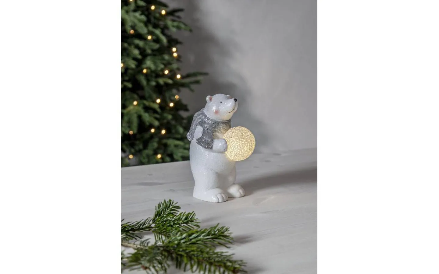 Batteri Julpynt Inomhus<Star Trading Batteridriven Juldekoration Stående Isbjörn med Snöboll Vit