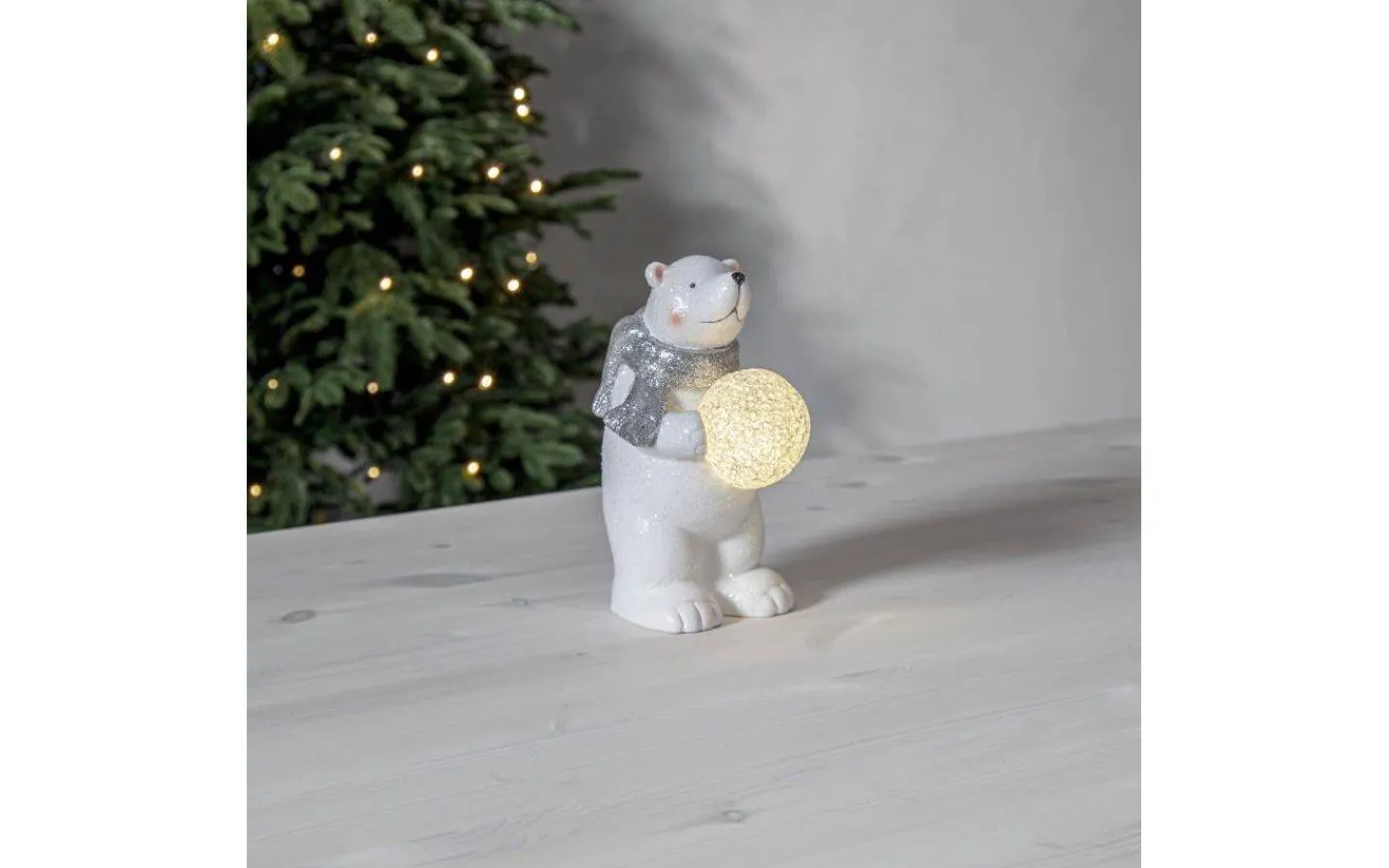 Batteri Julpynt Inomhus<Star Trading Batteridriven Juldekoration Stående Isbjörn med Snöboll Vit