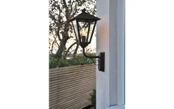 Benu Vägglykta Svart IP23