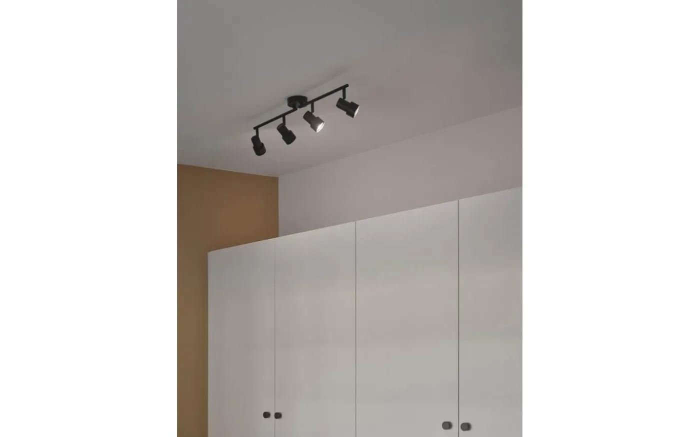 Boston Takspotlight 71cm Svart