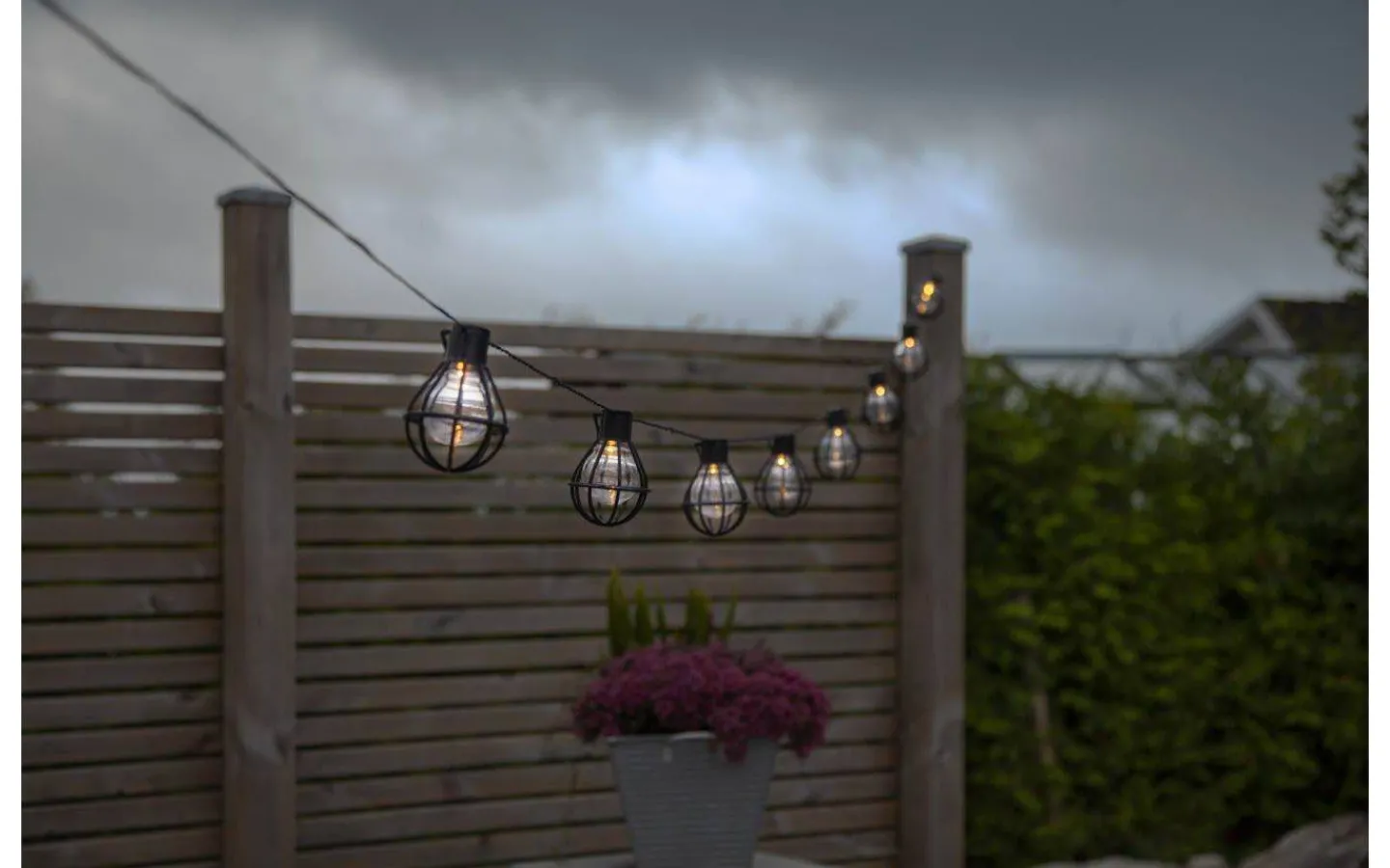 Star Trading Cage Ljusslinga 2,8m 8L Svart IP44* Partyslingor Utomhus 230V|Partyslingor Utomhus 230V