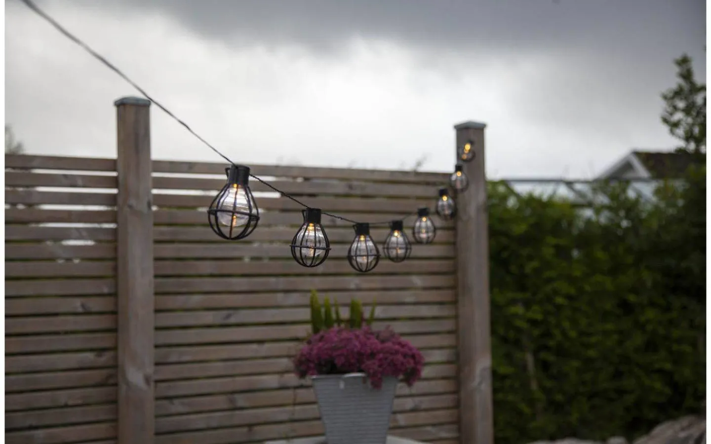 Star Trading Cage Ljusslinga 2,8m 8L Svart IP44* Partyslingor Utomhus 230V|Partyslingor Utomhus 230V