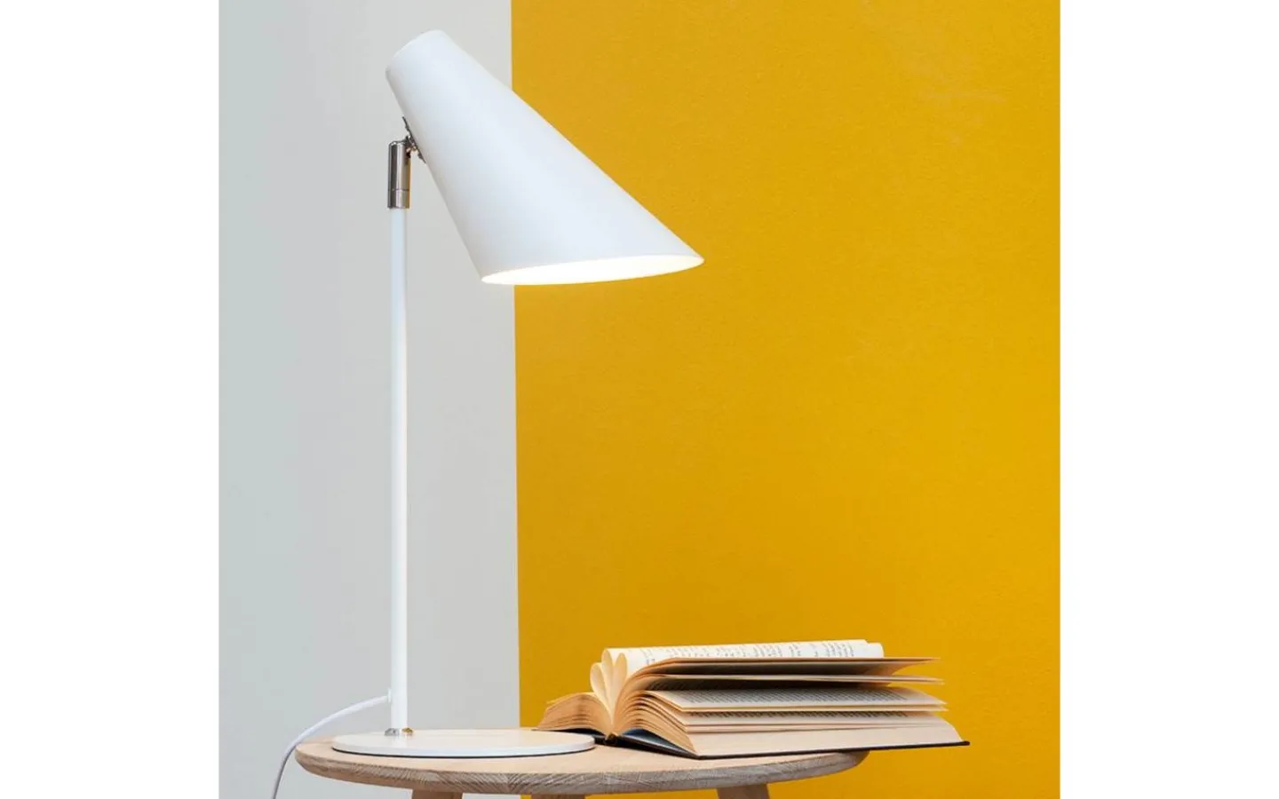 Dyberg Larsen Cale Skrivbordslampa 50cm Vit* Skrivbordslampor