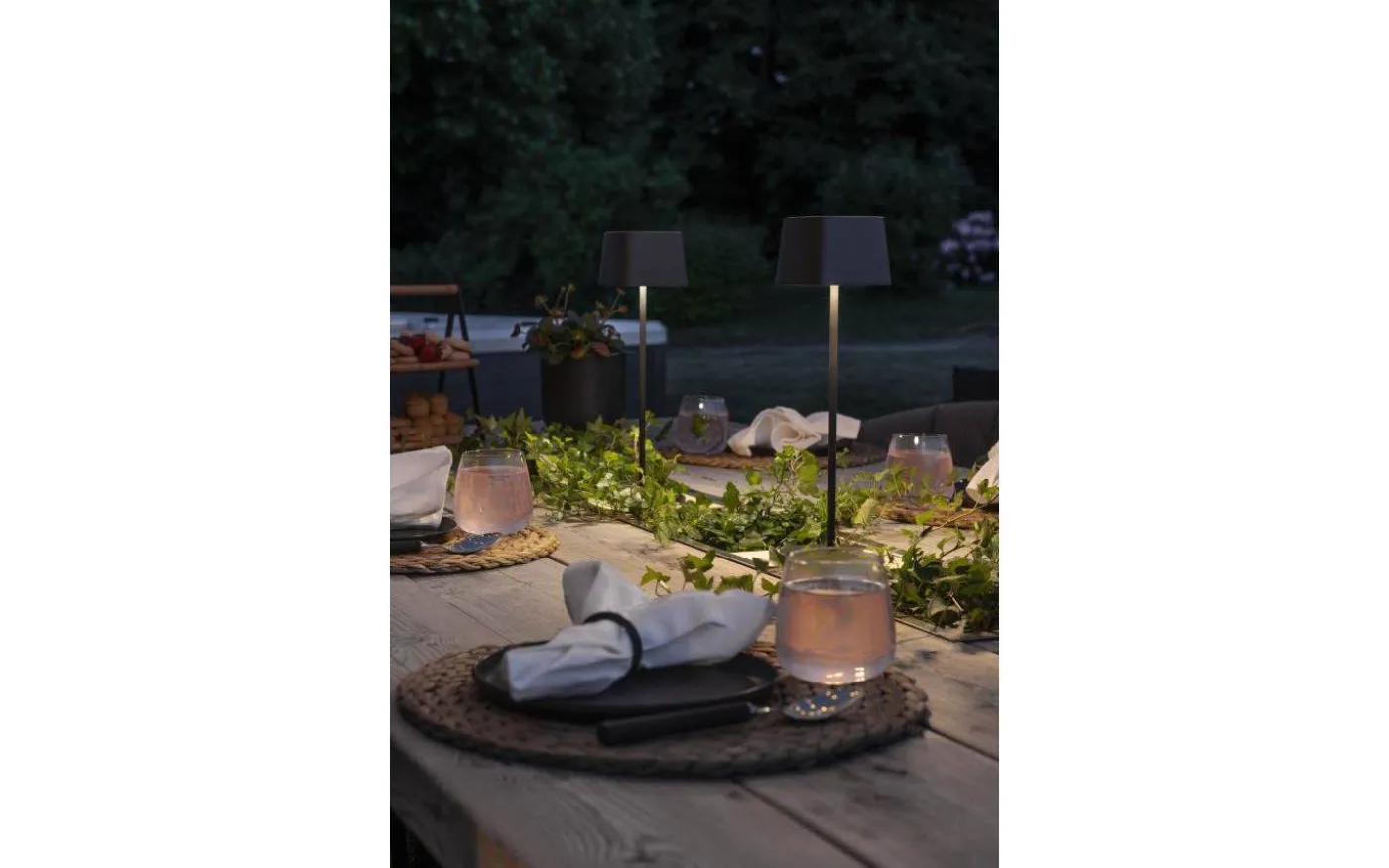 Capri Uppladdningsbar Bordslampa LED 36cm Svart IP54