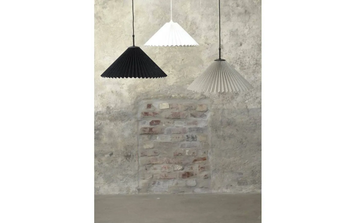 Hallbergs Carolin Takskärm Ø48cm Svart* Vardagsrum|Takskärmar