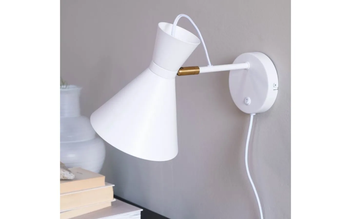 Dyberg Larsen Cindy Vägglampa Matt Vit* Läslampor