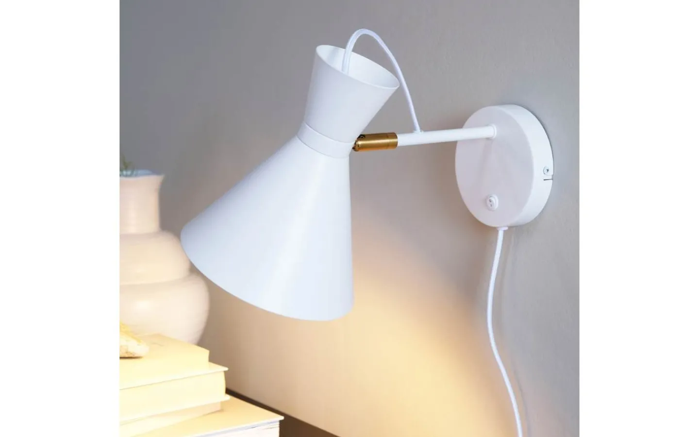 Dyberg Larsen Cindy Vägglampa Matt Vit* Läslampor