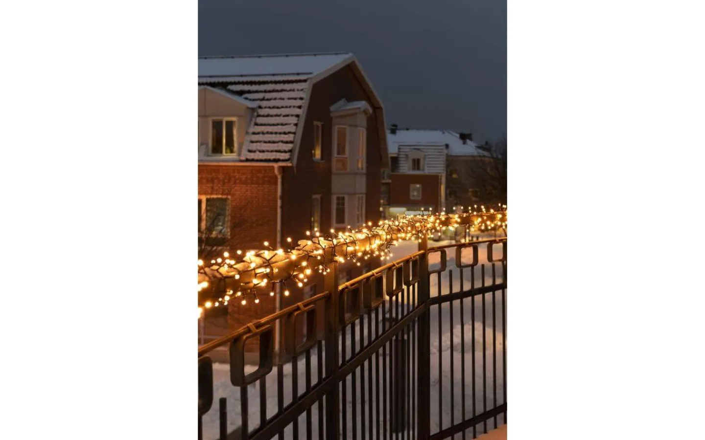 Konstsmide Clusterslinga 13,18m Frostad Amber IP44* Långa Ljusslingor (11-20M)|Clusterslingor