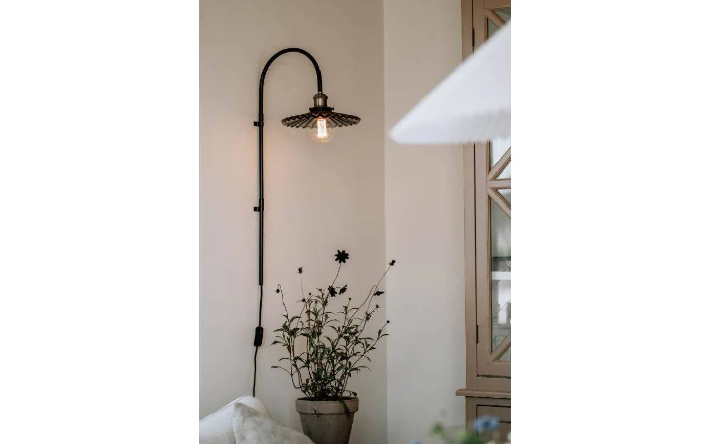 Cobbler Vägglampa 75cm Rök