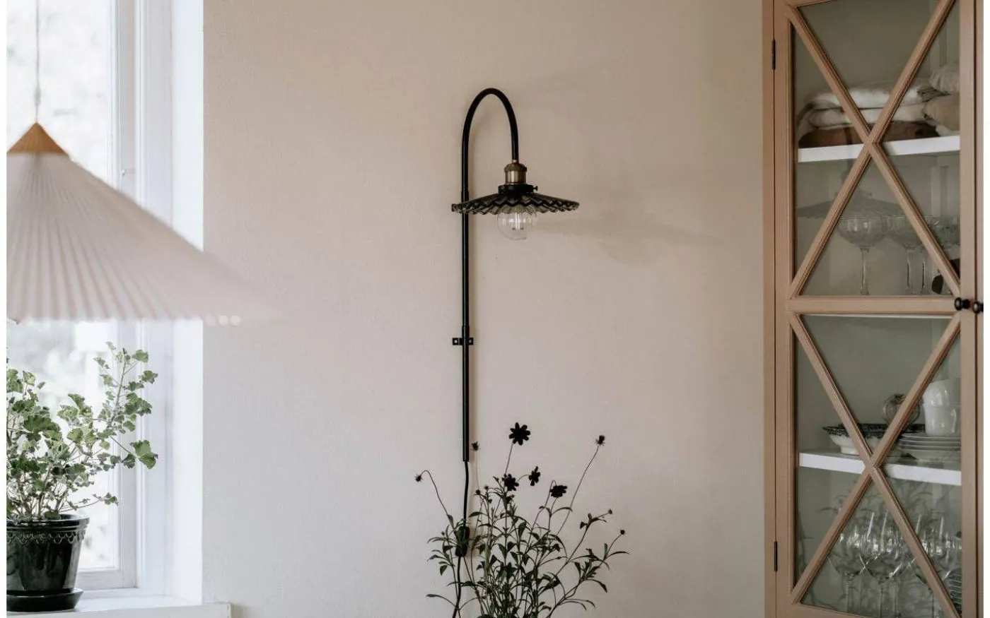 Cobbler Vägglampa 75cm Rök