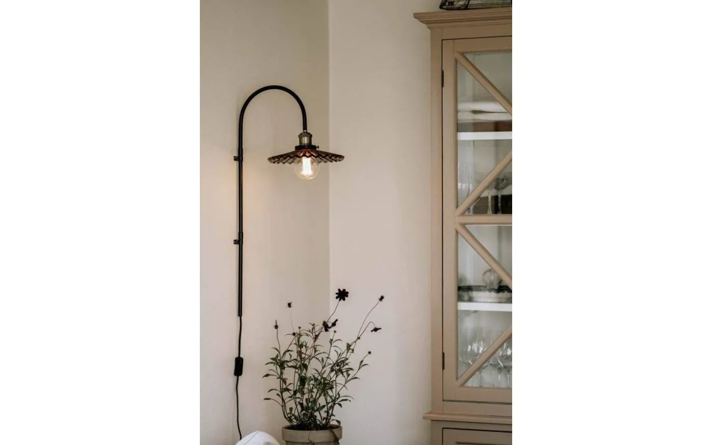 Cobbler Vägglampa 75cm Rök