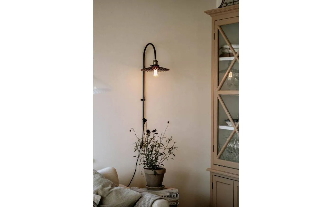 Cobbler Vägglampa 75cm Rök