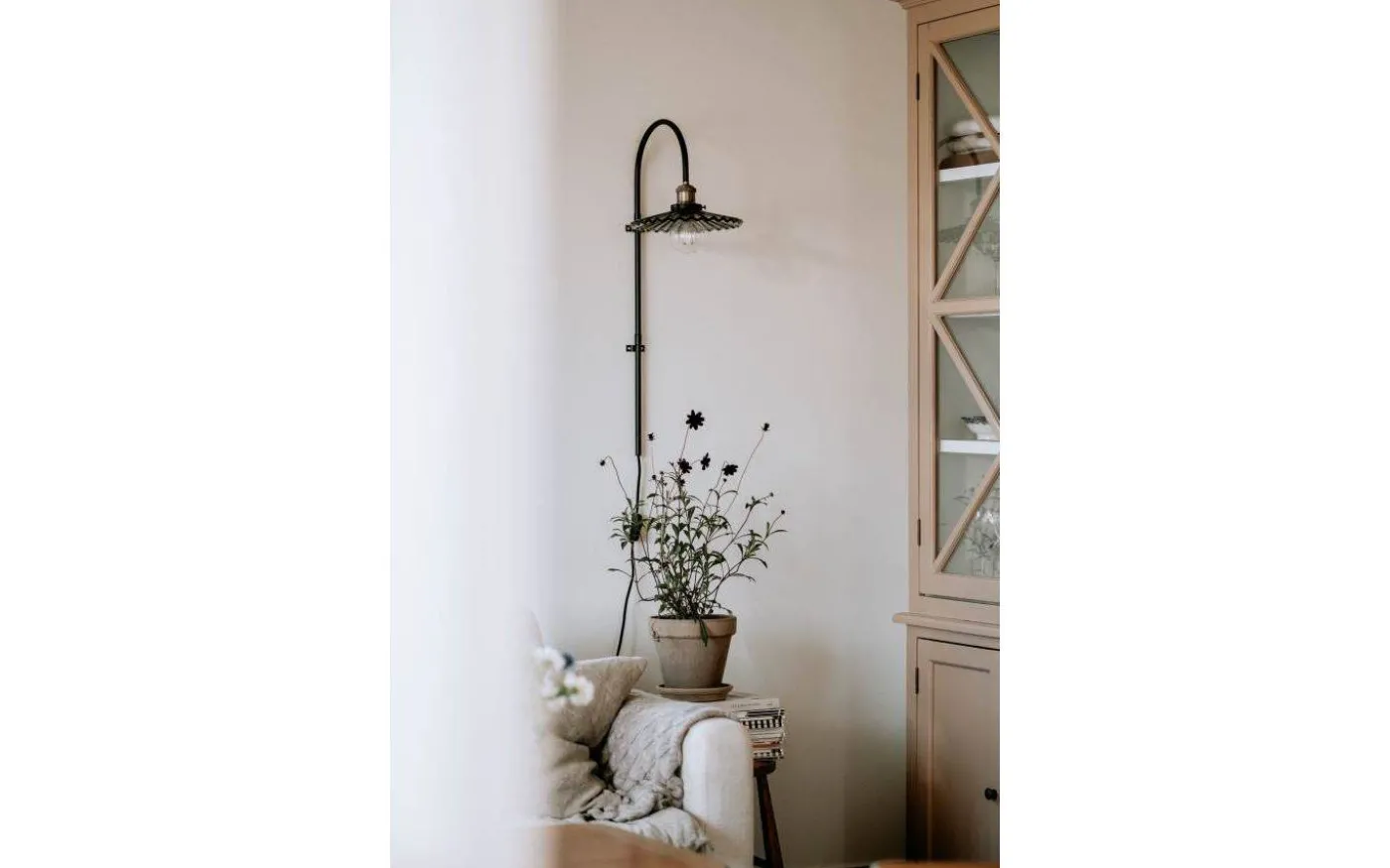 Cobbler Vägglampa 75cm Rök