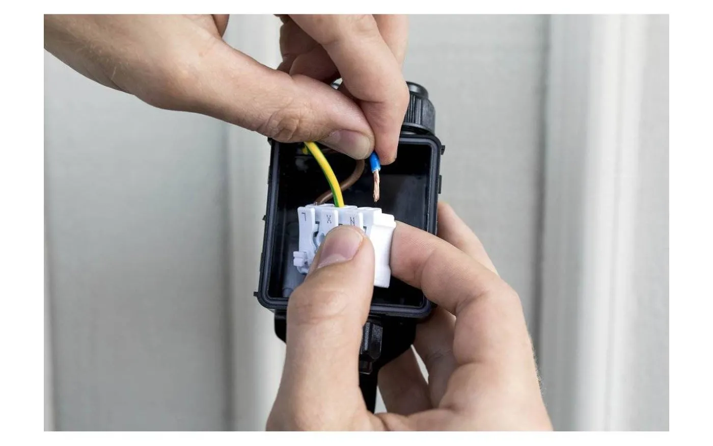 Comfort Quick Outdoor Spotlight LED GU10 3000K 5,8W Grå IP23