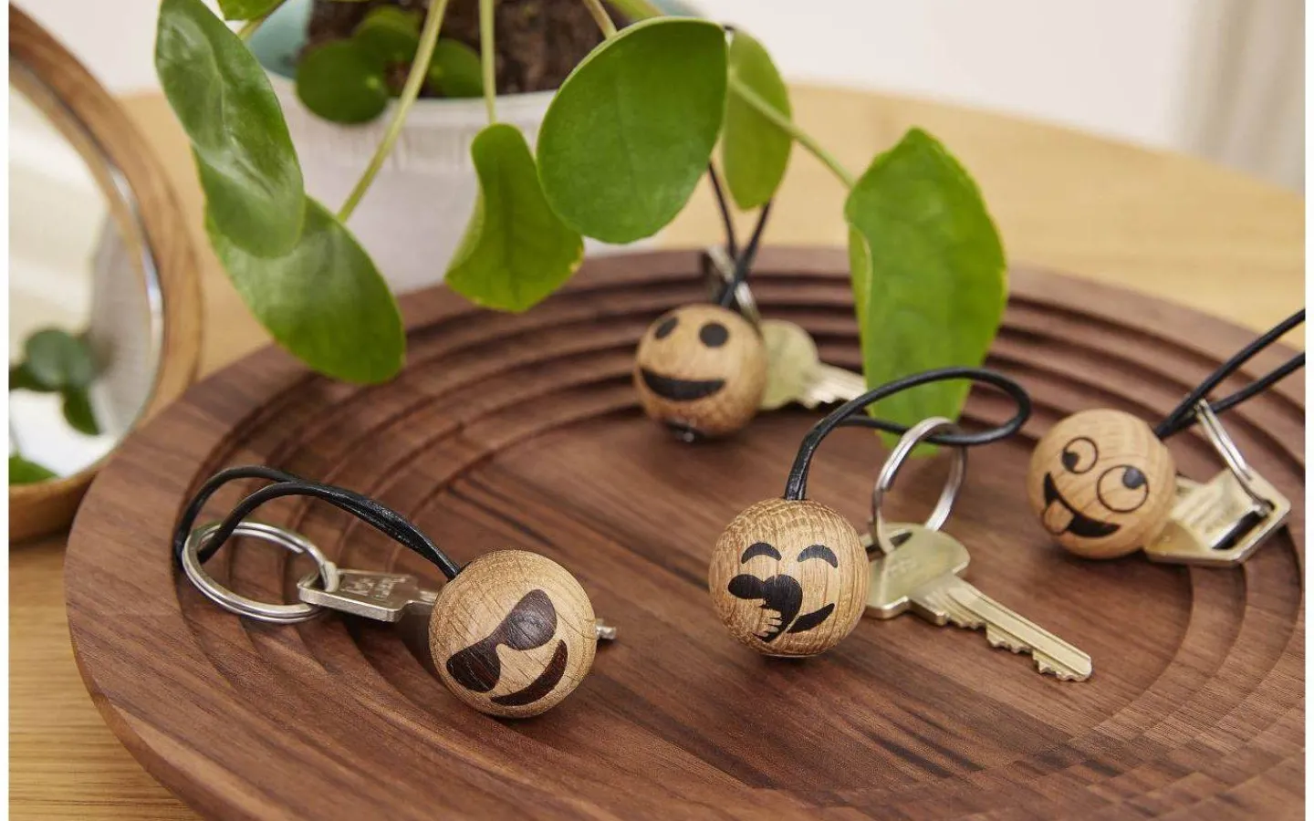 Trädekorationer<Spring Copenhagen Cool Emoji Nyckelring Ø3cm Ek