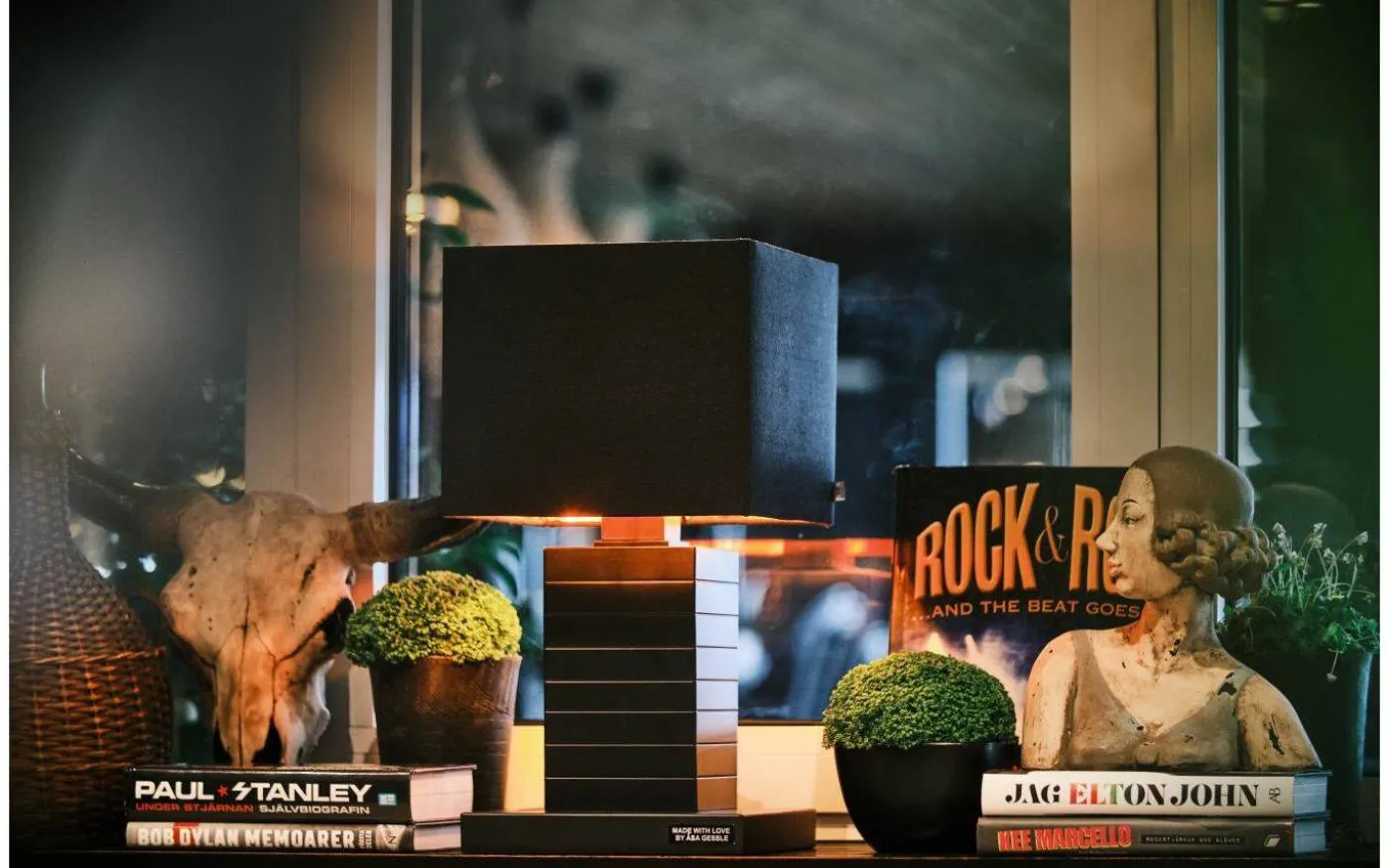 Crazy Bordslampa 45cm Svart