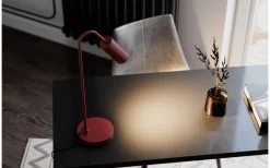 Skrivbordslampor<By Rydens Curve Bordslampa 50cm Matt Mörkröd