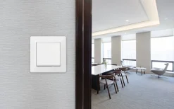 Strömställare/Vägguttag<Malmbergs Delta Strömbrytare, Utan glimlampa, 2-pol, RAL 9001