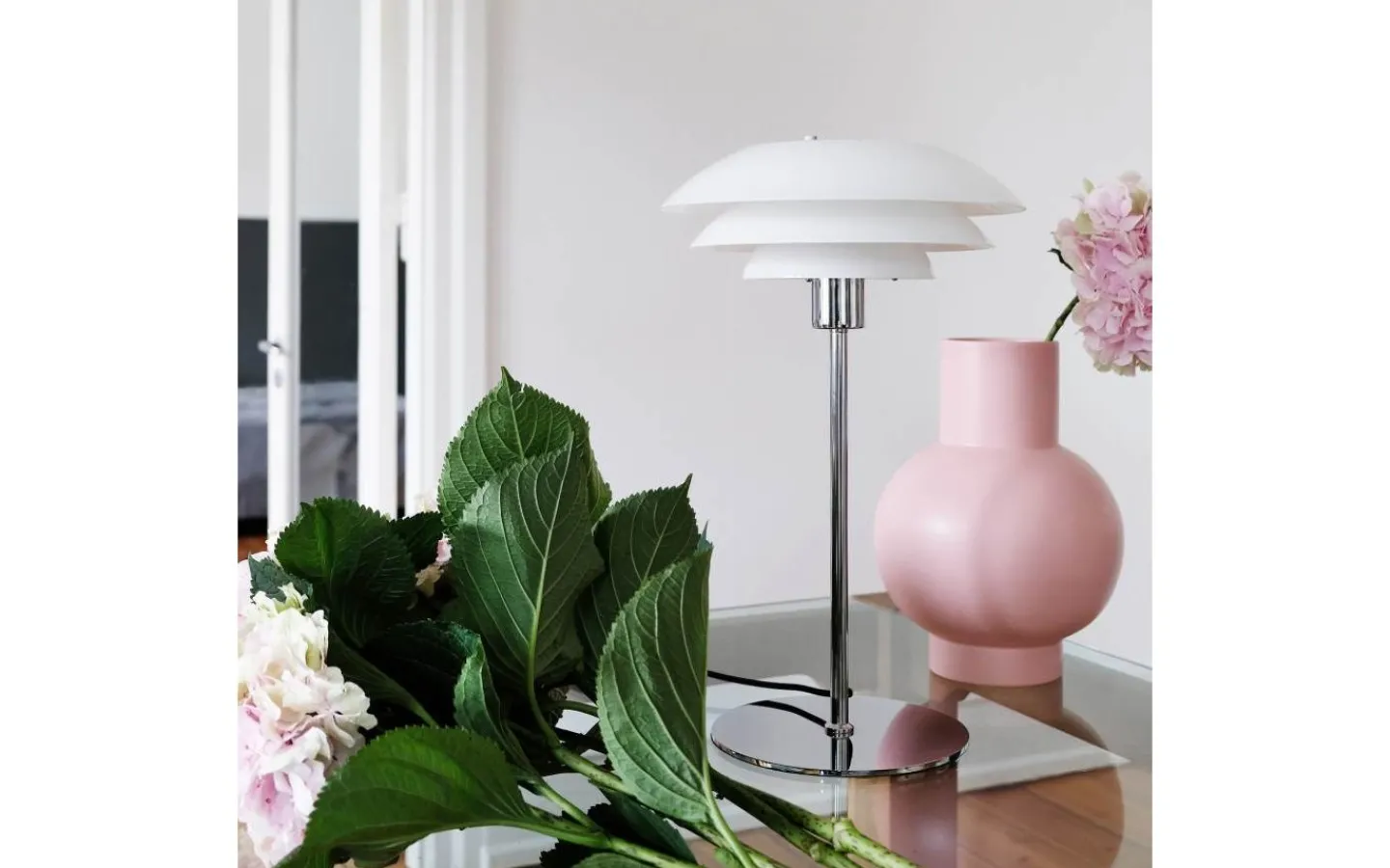 Dyberg Larsen DL31 Bordslampa 50cm Opal/Krom* Bordslampor