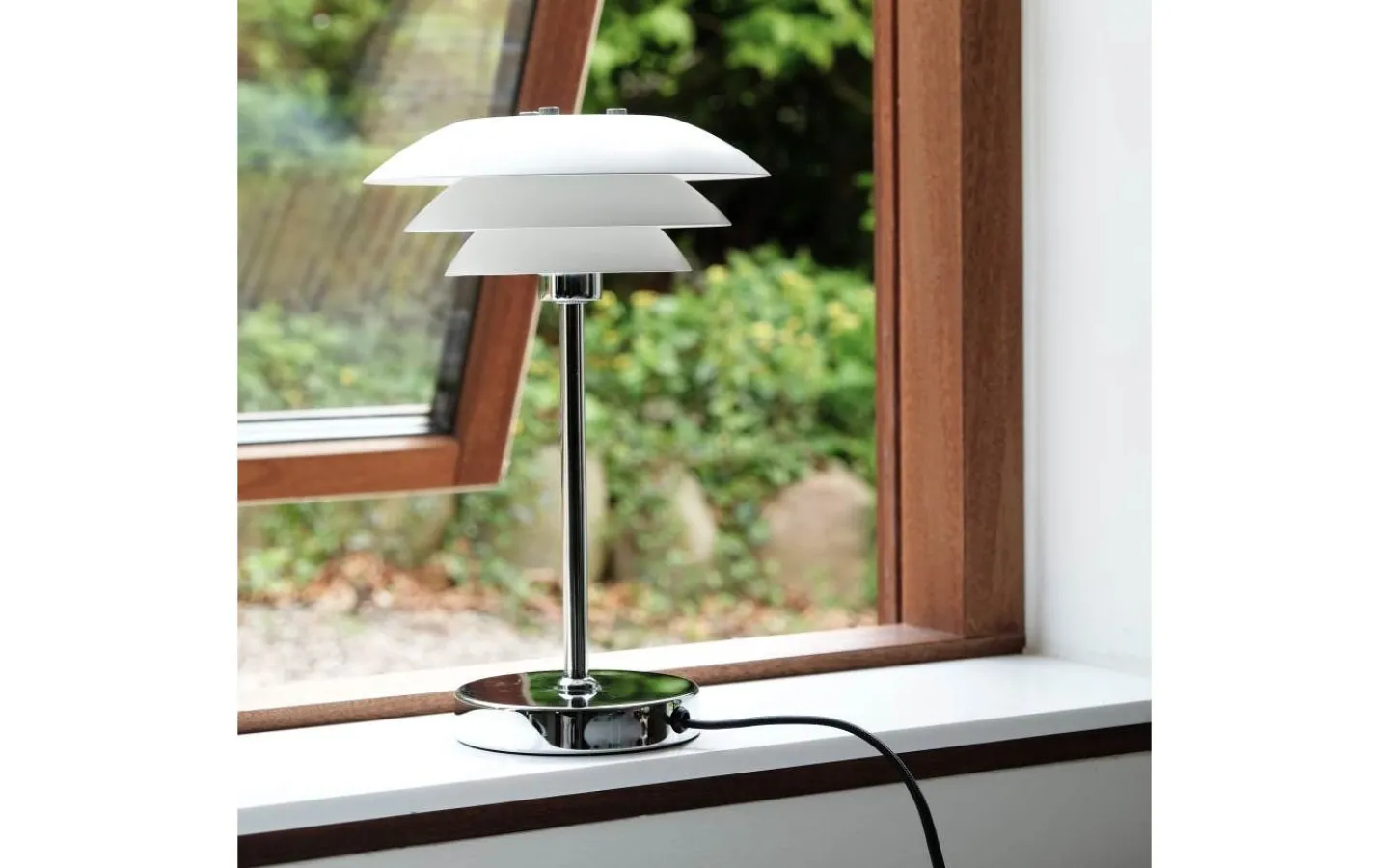 Dyberg Larsen DL20 Bordslampa 30cm Vit/Krom* Bordslampor