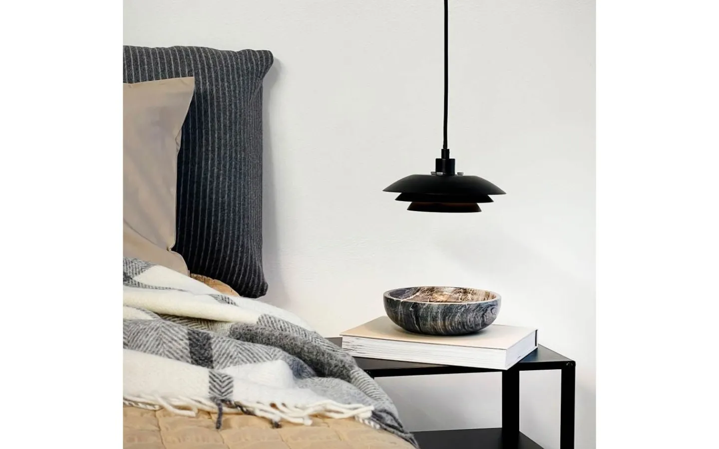 Dyberg Larsen DL20 Fönsterlampa 20cm Svart* Fönsterlampor