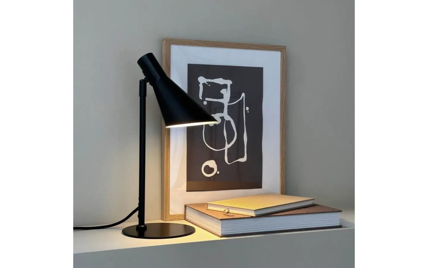 Dyberg Larsen DL12 Mini Skrivbordslampa 39,5cm Svart* Skrivbordslampor