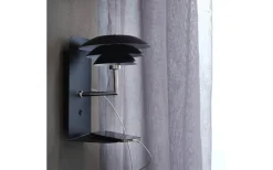 Dyberg Larsen DL20 Vägglampa USB Svart/Krom* Läslampor
