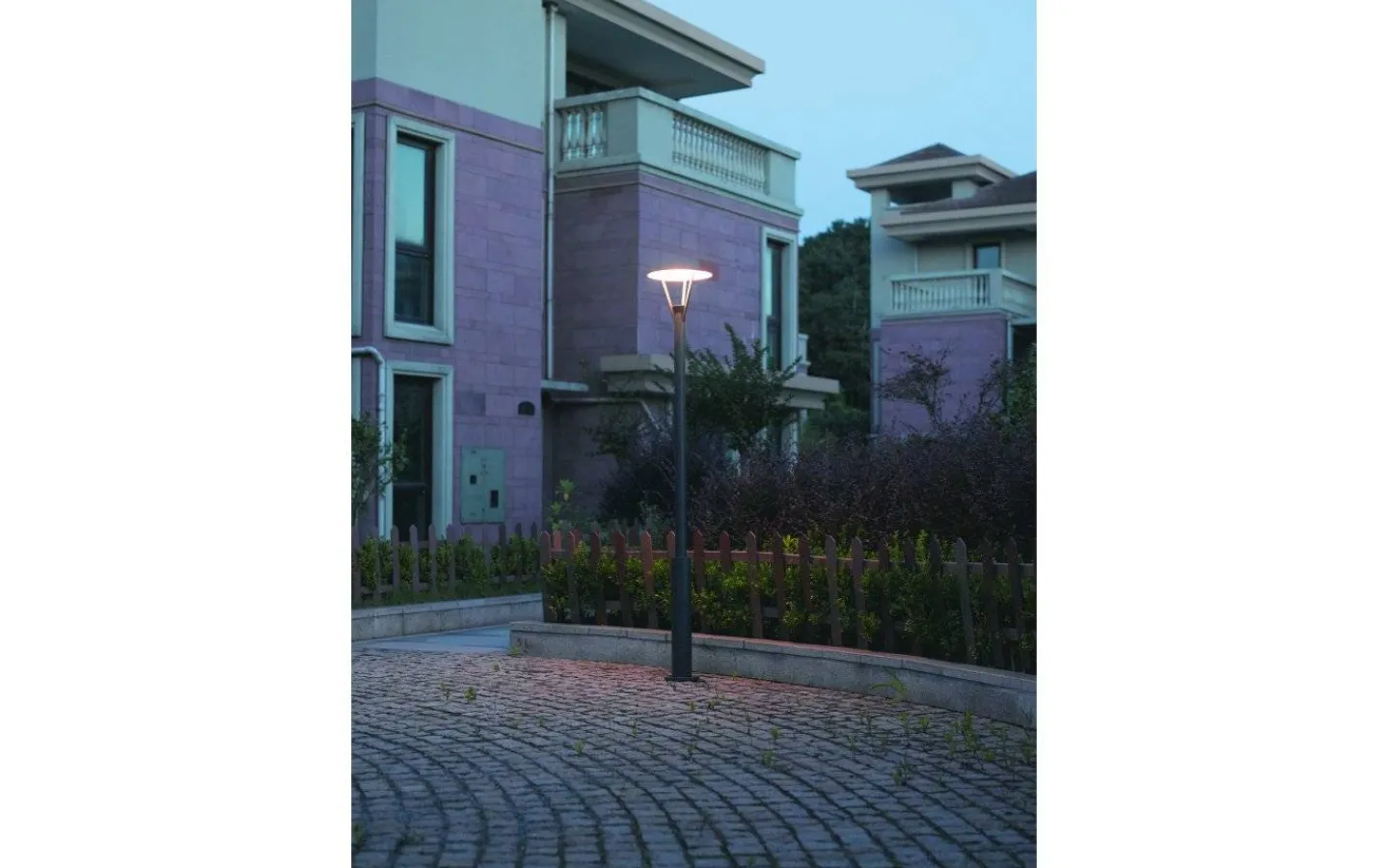 Malmbergs Eklof Stolplykta 2,2m LED 15,7W 3000K Mörkgrå IP54* Kompletta Stolplyktor