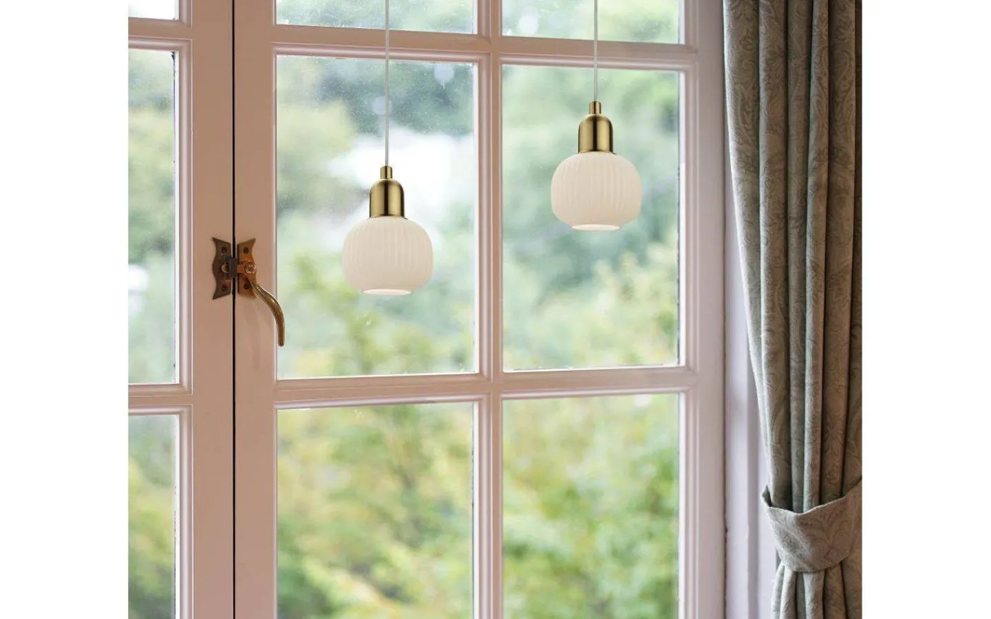 Kök & Matplats|Fönsterlampor<Aneta Elin Fönsterlampa 10cm Mässing/Opal