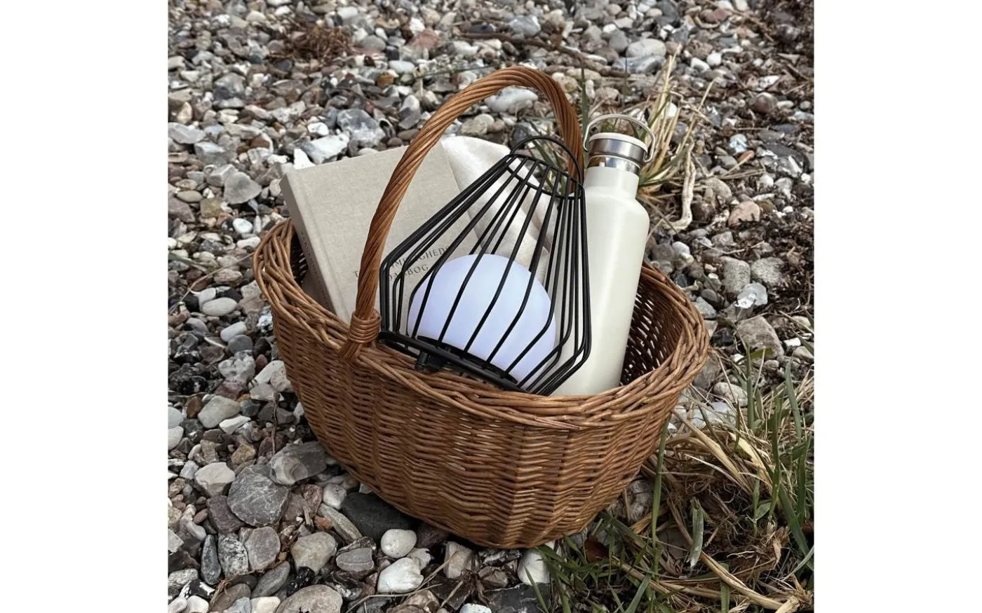 Evesham Laddbar/Solcells Lykta 23cm LED 2700K Svart IP44