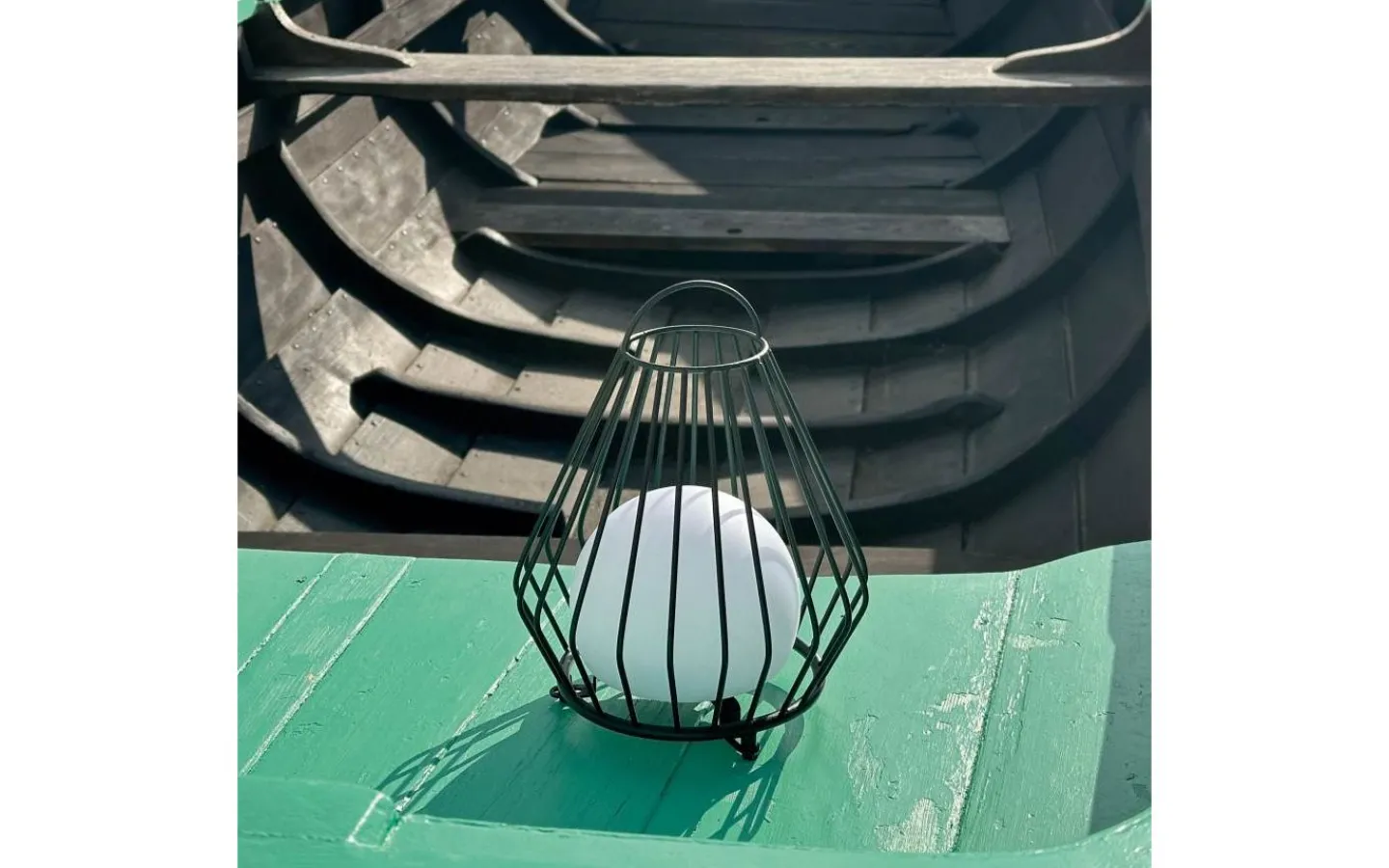 Dyberg Larsen Evesham Laddbar/Solcells Lykta 38cm LED 2700K Grön IP44* Ljuslyktor|Uppladdningsbara Lampor Utomhus