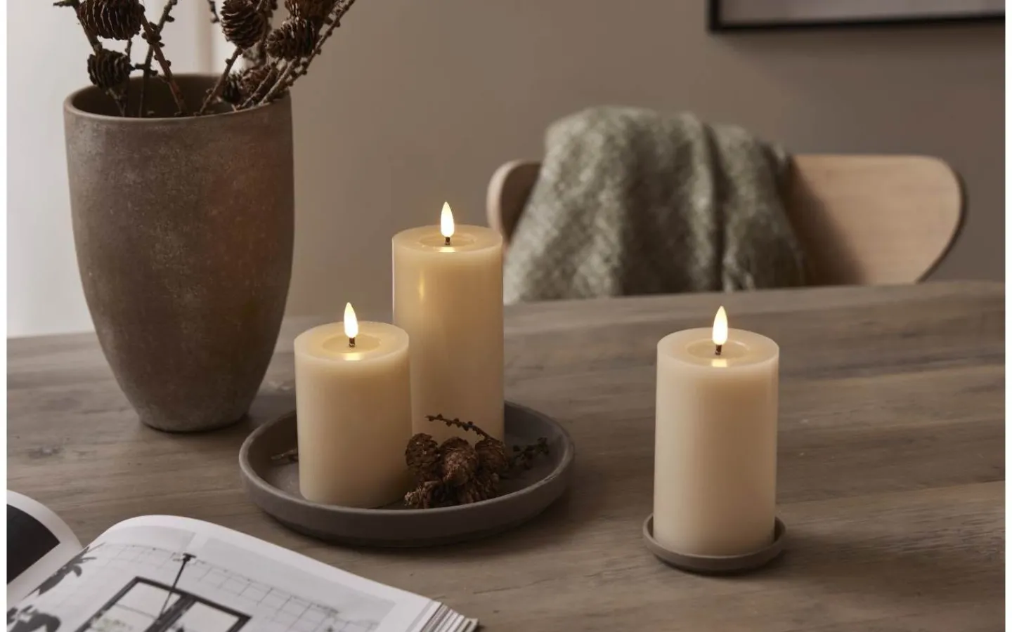 Flamme Batteriljus (Hela Serien)|Flamme Batteriljus (Hela Serien)<Star Trading Flamme Flow Batteridrivet Blockljus 15cm Beige