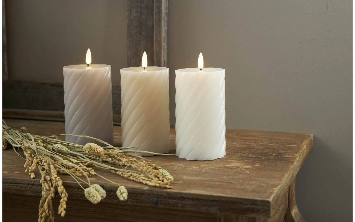 Flamme Swirl Batteridrivet Blockljus 15cm Beige