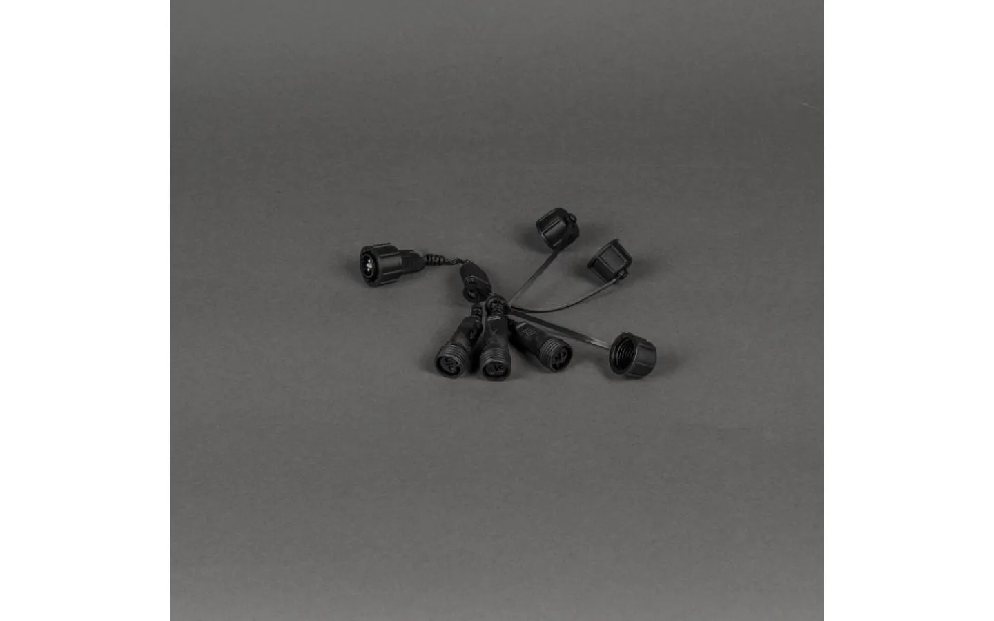 System 31V Konstsmide<Konstsmide Förgreningskoppling 1 hane-3 honkontakter IP44