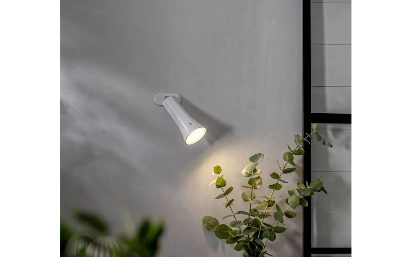 Star Trading Functional Uppladdningsbar Bordslampa 3-in-1 Vit* Uppladdningsbara Lampor Inomhus