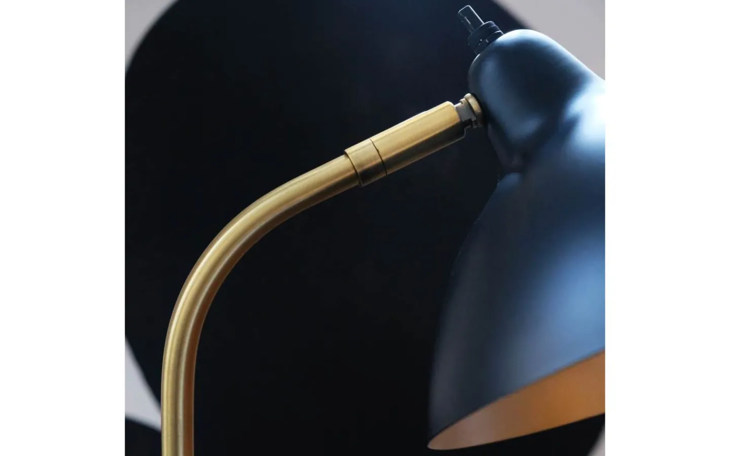 Skrivbordslampor<Dyberg Larsen Futura Skrivbordslampa 55cm Svart/Mässing