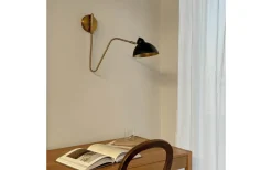 Futura Vägglampa Svart med Mässingsarm