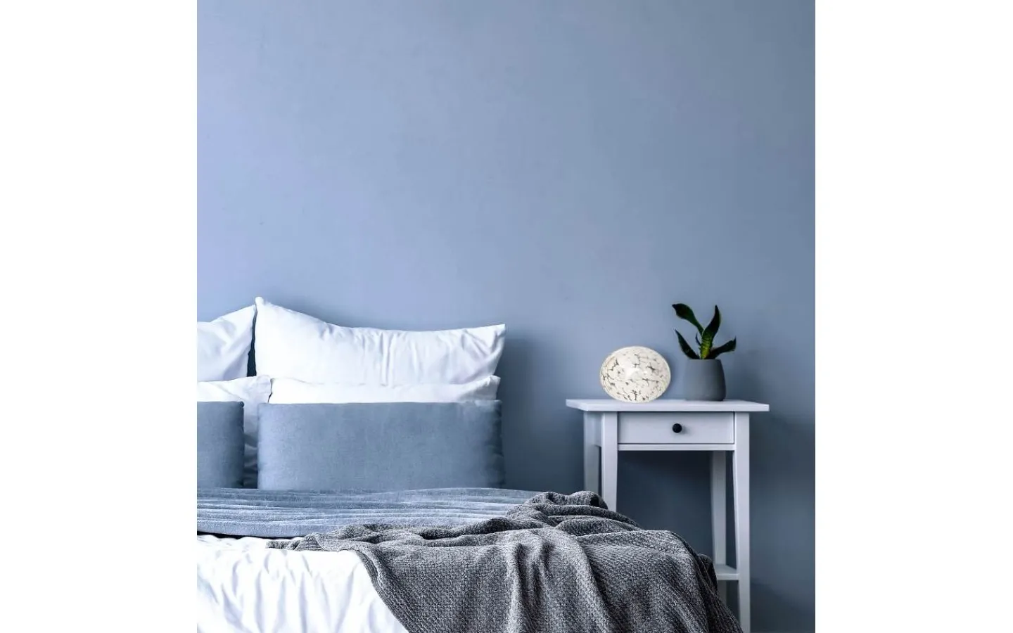 Aneta Globus Bordslampa 18cm Vit Prickig* Bordslampor