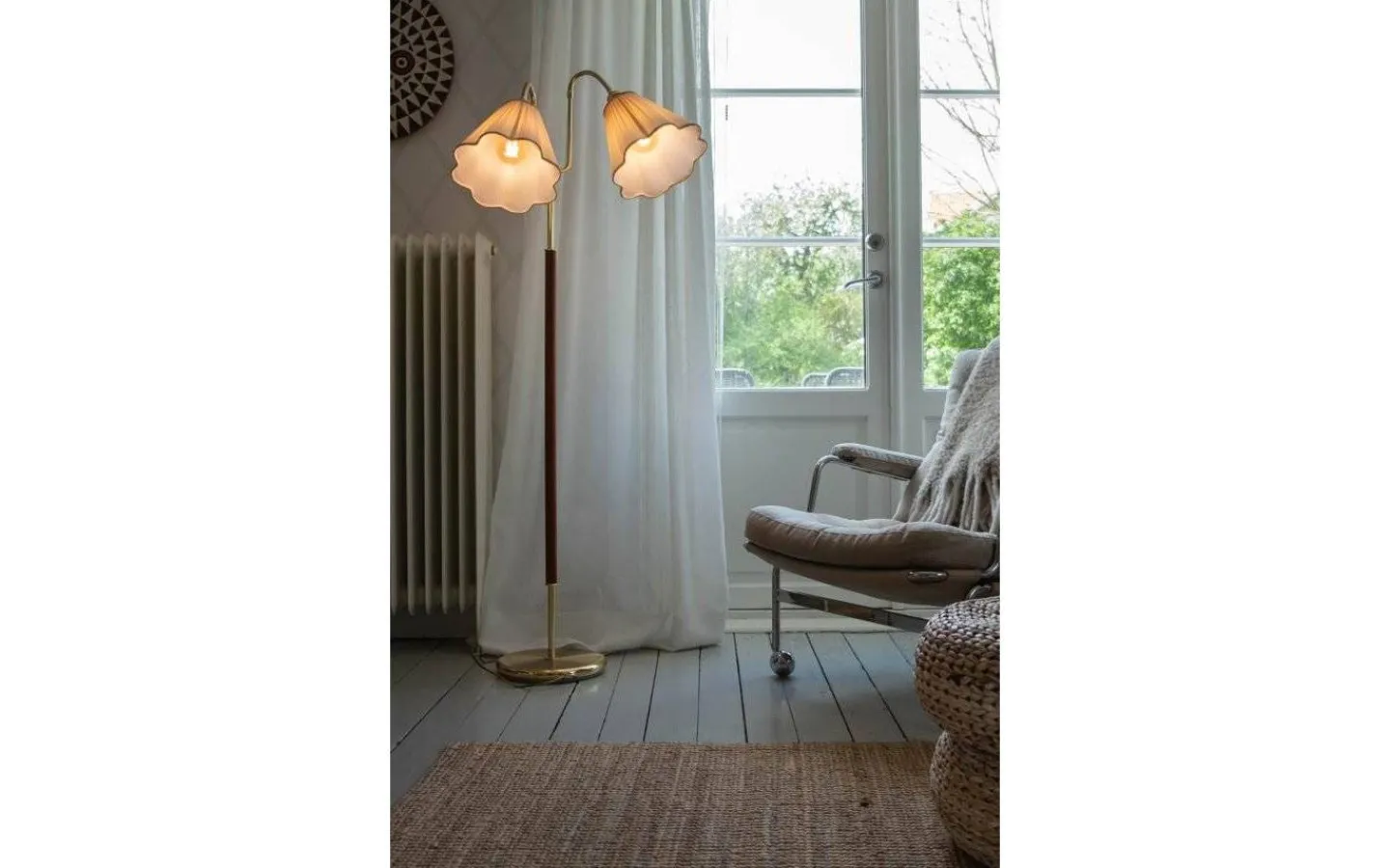 Klassiska Golvlampor|Golvfötter<ArmaturHantverk Gripsholm Golvfot 148cm Mässing/Körsbär