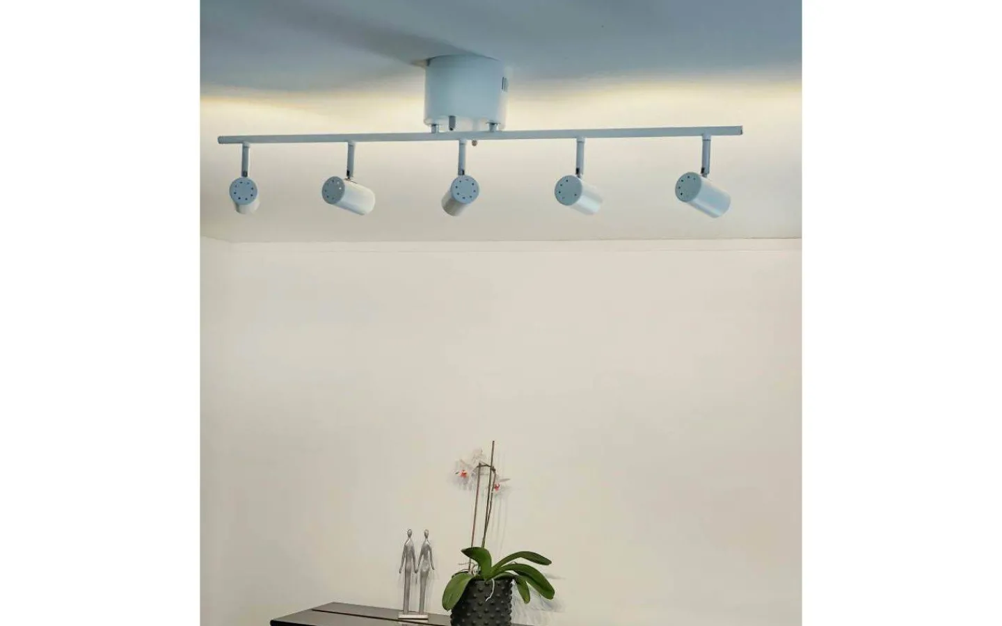 Aneta Gusto Takspotlight 80cm LED 5x5W 3000K Vit/Krom* Avlånga Takspotlights|Takspot Med Minst 4 Lampor